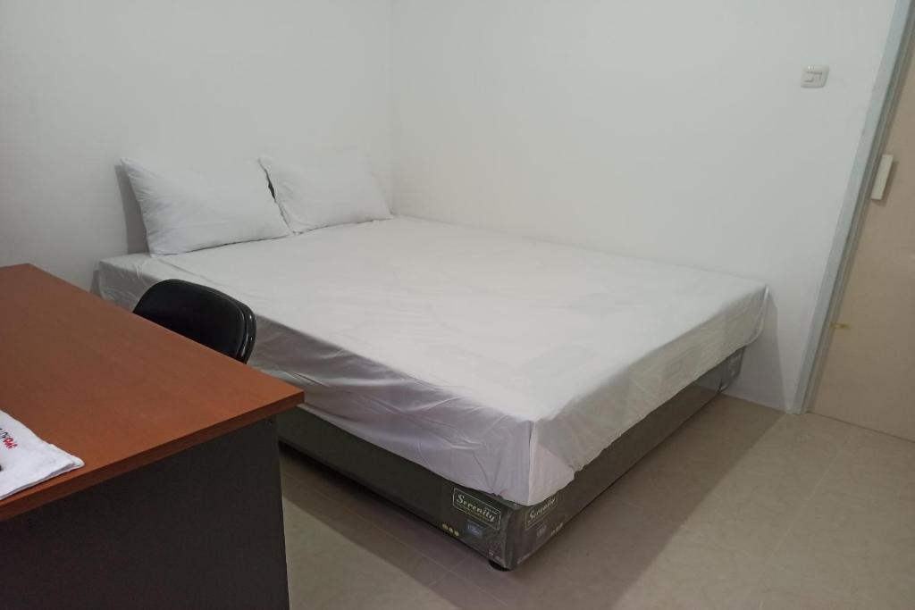 Сурабая: OYO Life 2988 Medokan N2 Residence