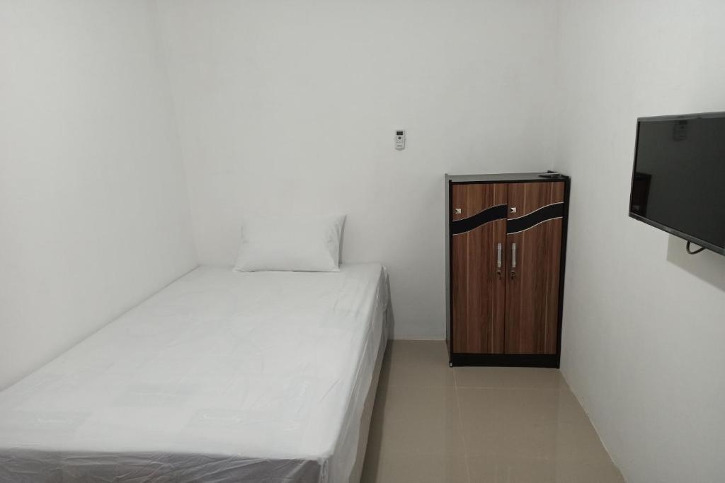Сурабая: OYO Life 2988 Medokan N2 Residence