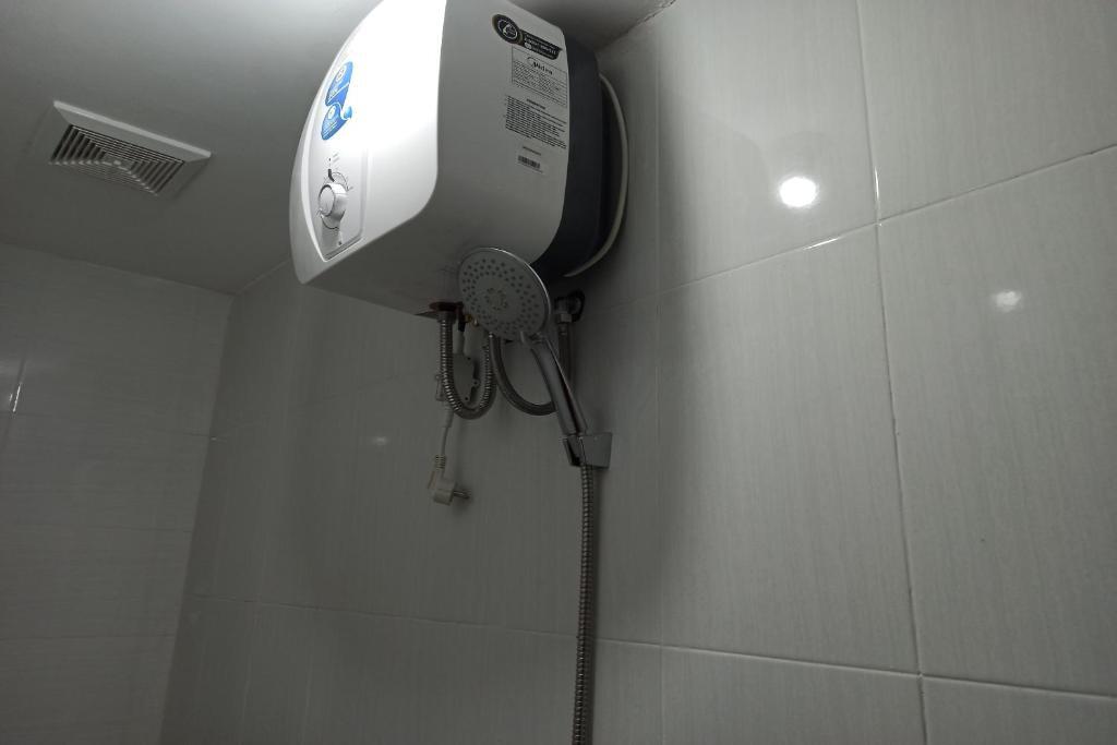 Сурабая: OYO Life 2988 Medokan N2 Residence