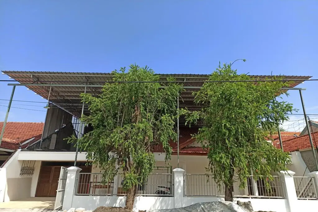 Сурабая: OYO Life 2988 Medokan N2 Residence