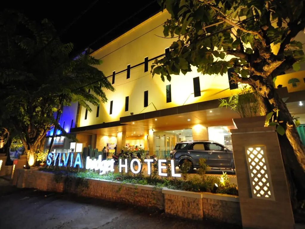 Купанг: Sylvia Hotel Budget Kupang