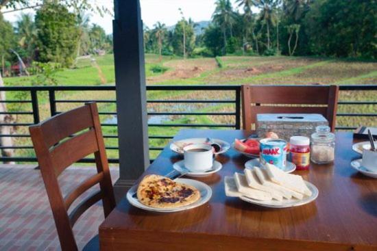 Баньюатис: Yoga Homestay