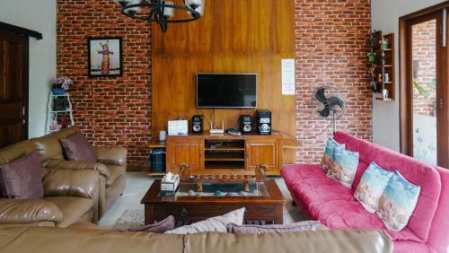Сенджиги: Jasmine Villa Batu Bolong