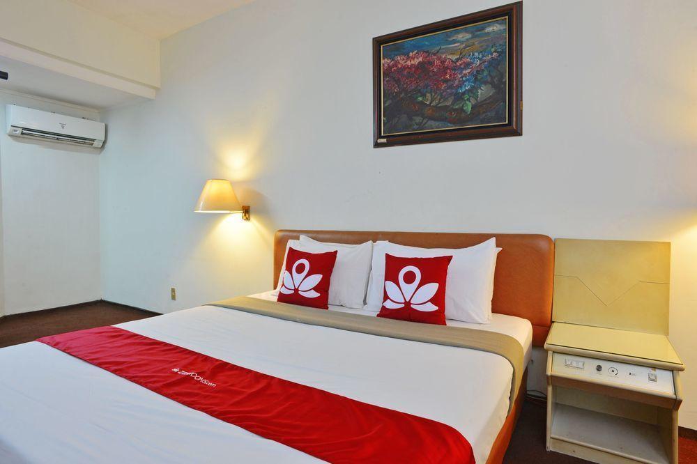 Джакарта: ZEN Rooms Kebayoran