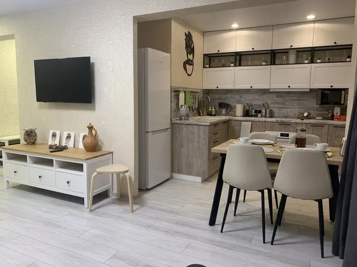 Красноярск: Апартаменты Argentum Home Матросова 9