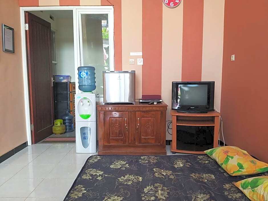 Бату: Ken's Villa 8