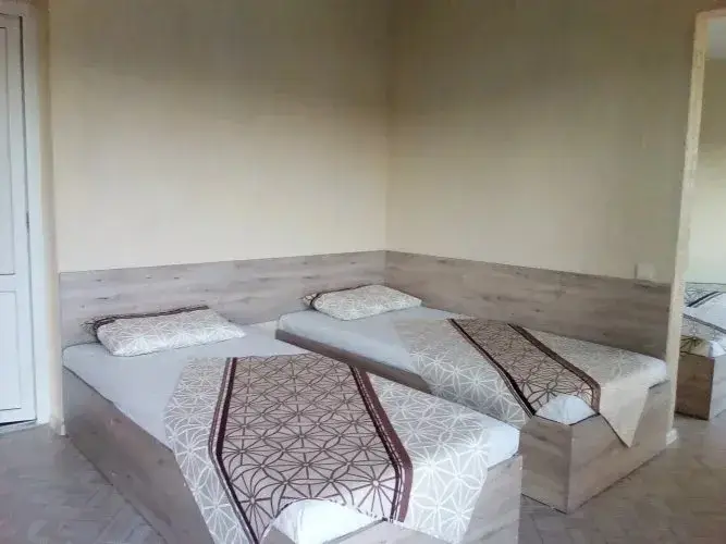 Кучугуры: Argo Guest House
