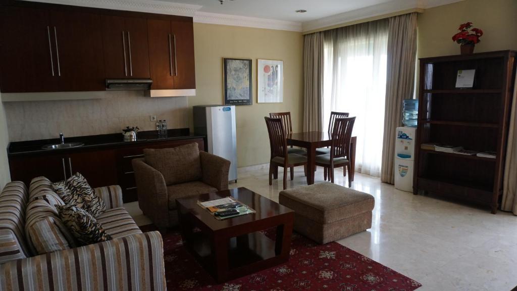 Джакарта: Roosseno Plaza Serviced Apartment