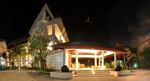 Пекату: Padang Padang Inn