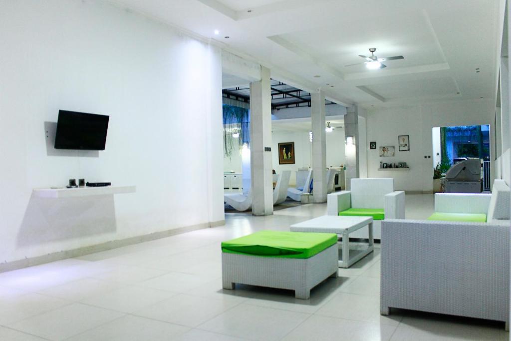 Сукасада: Villa Putih Lovina