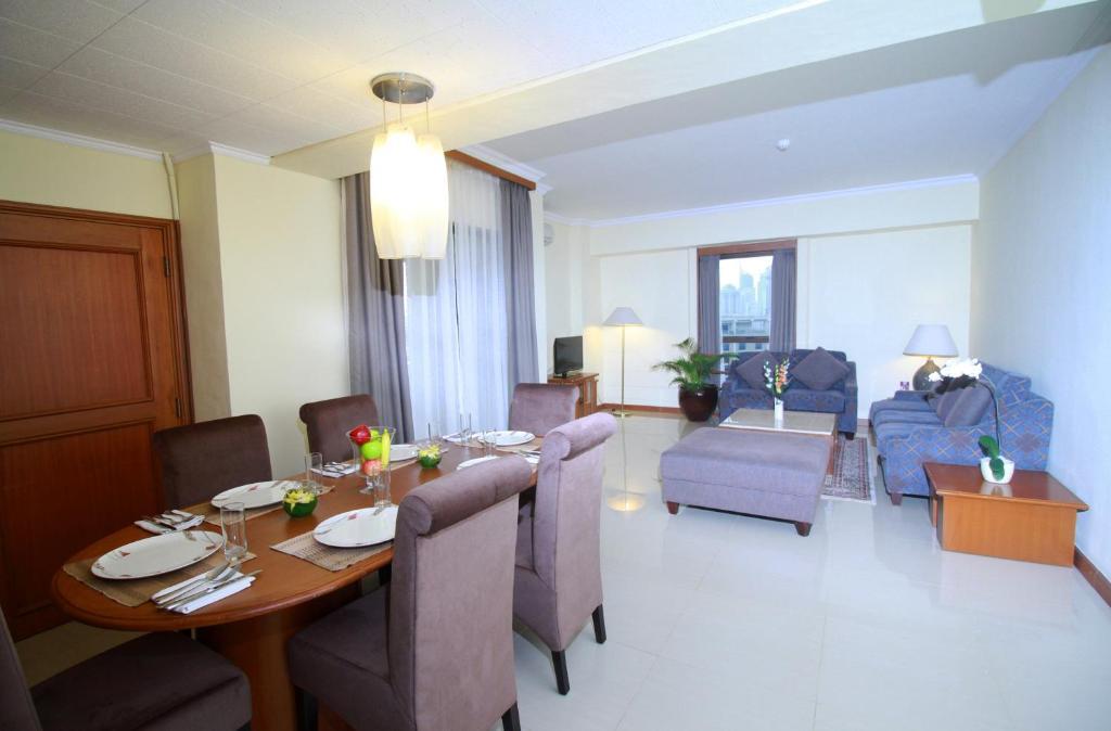 Джакарта: The Sultan Residences Jakarta