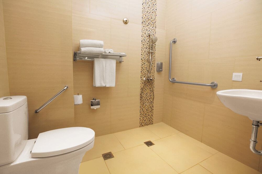 Джакарта: Holiday Inn Express Jakarta International Expo