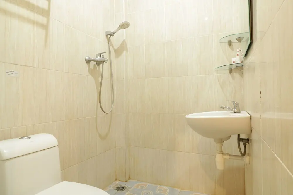 Сингараджа: New Garuda Hotel by OYO Rooms