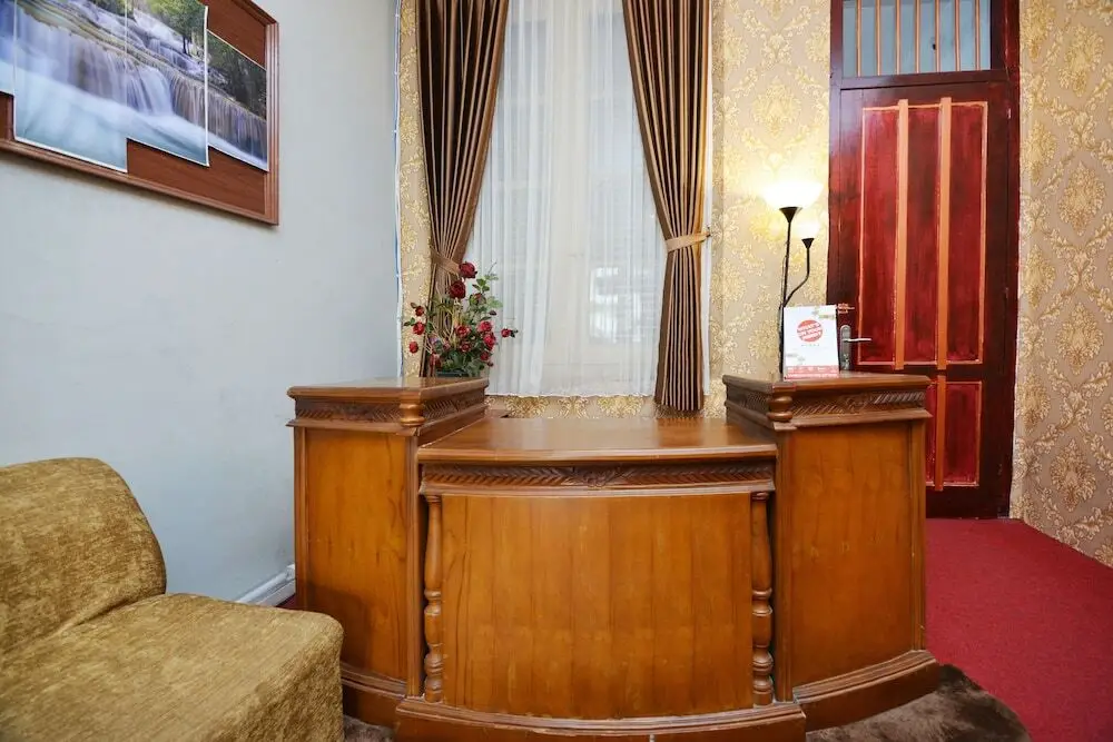 Джокьякарта: Golden Inn 2 by OYO Rooms