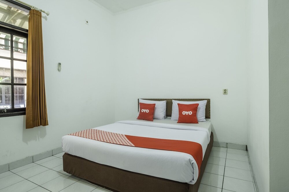 Бандунг: Pondok Kurnia by OYO Rooms