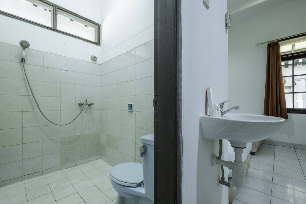Бандунг: Pondok Kurnia by OYO Rooms