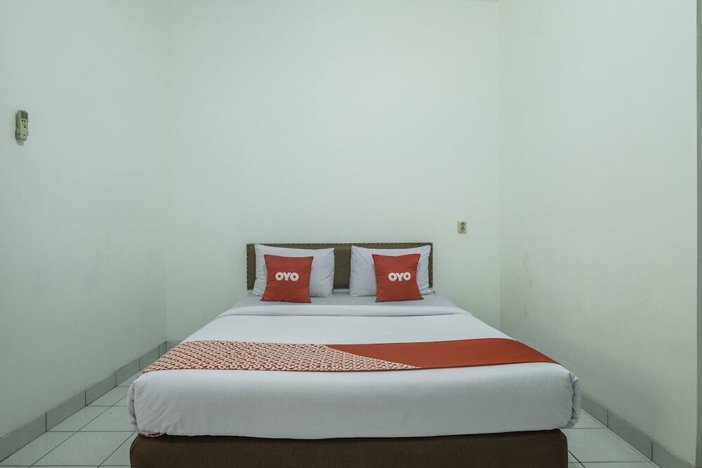 Бандунг: Pondok Kurnia by OYO Rooms