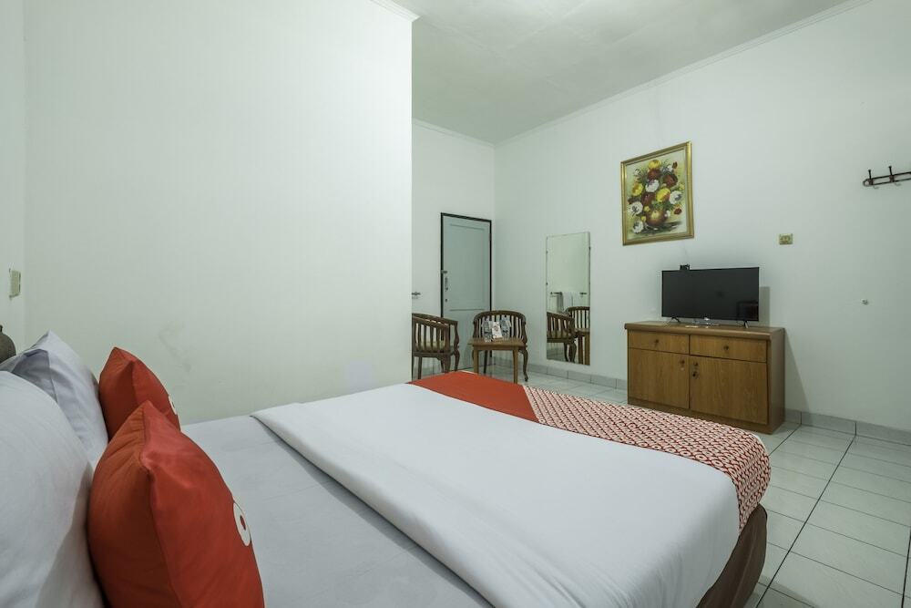 Бандунг: Pondok Kurnia by OYO Rooms