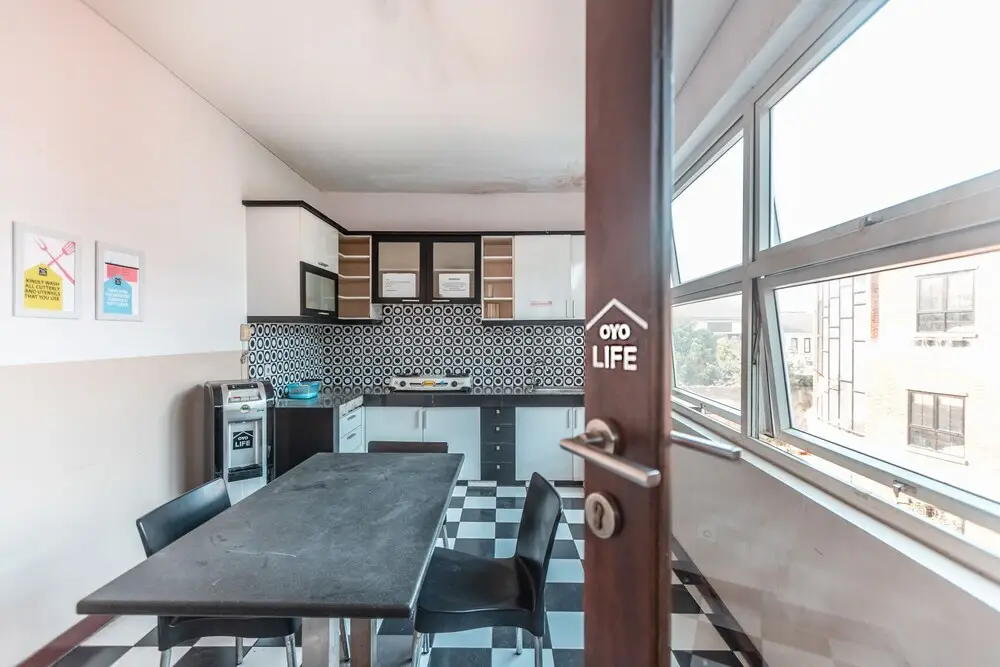 Джакарта: W Residence by OYO Rooms