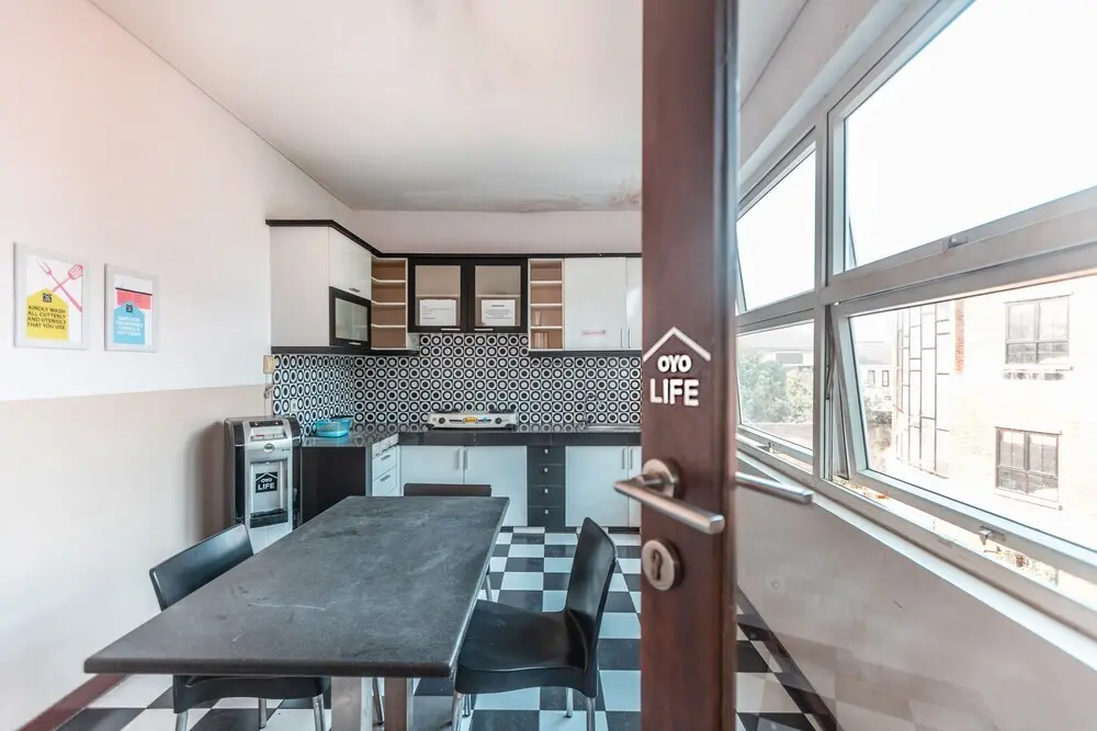 Джакарта: W Residence by OYO Rooms