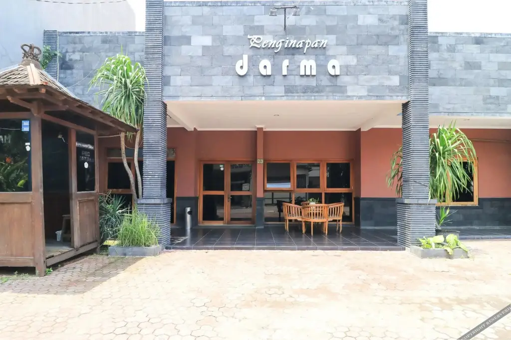 Сурабая: Penginapan Darma Ii by OYO Rooms