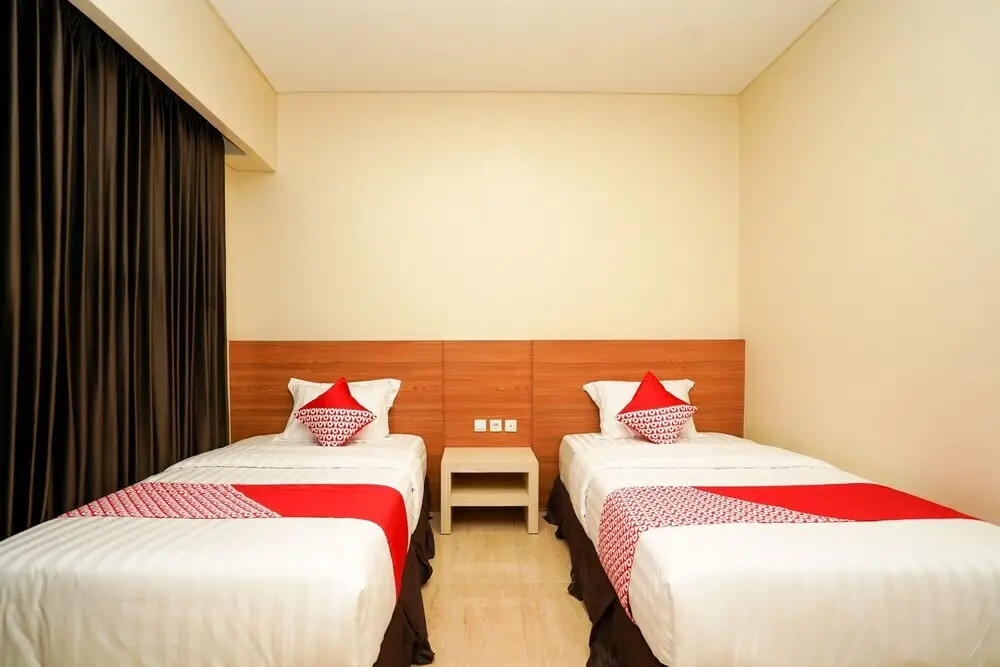 Сурабая: Hotel Cahaya 3 by OYO Rooms