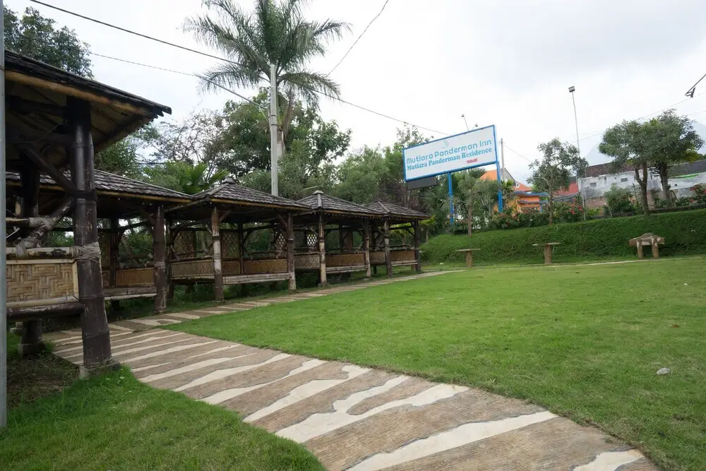 Бату: OYO 565 Mutiara Panderman Inn Syariah