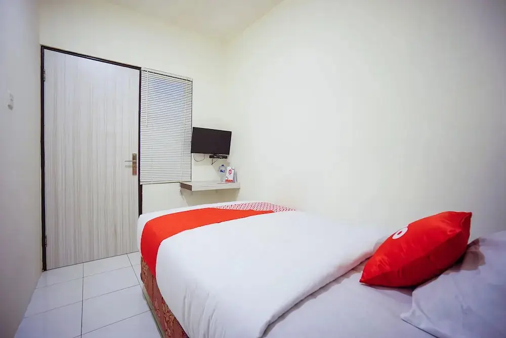 Манадо: Cozy Home by OYO Rooms