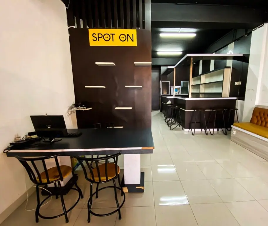 Паданг: Sho Family Homestay & Resto by OYO Rooms