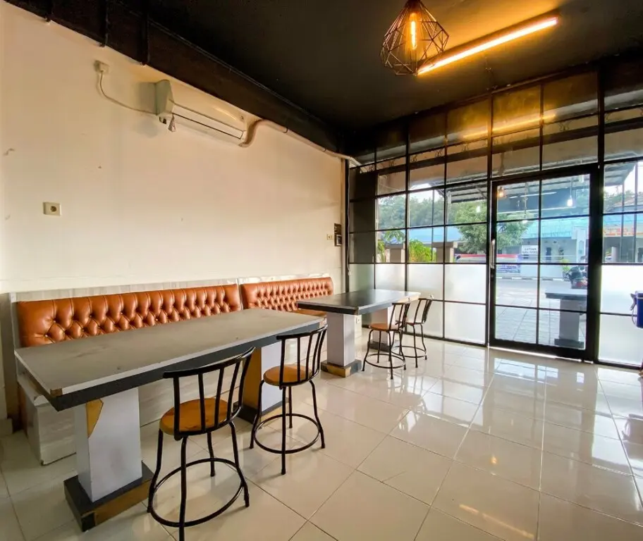 Паданг: Sho Family Homestay & Resto by OYO Rooms