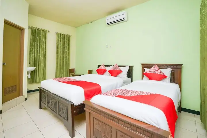 Проболинго: Penginapan Anggrek Syariah 1 by OYO Rooms