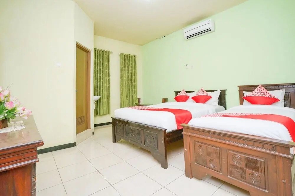 Проболинго: Penginapan Anggrek Syariah 1 by OYO Rooms