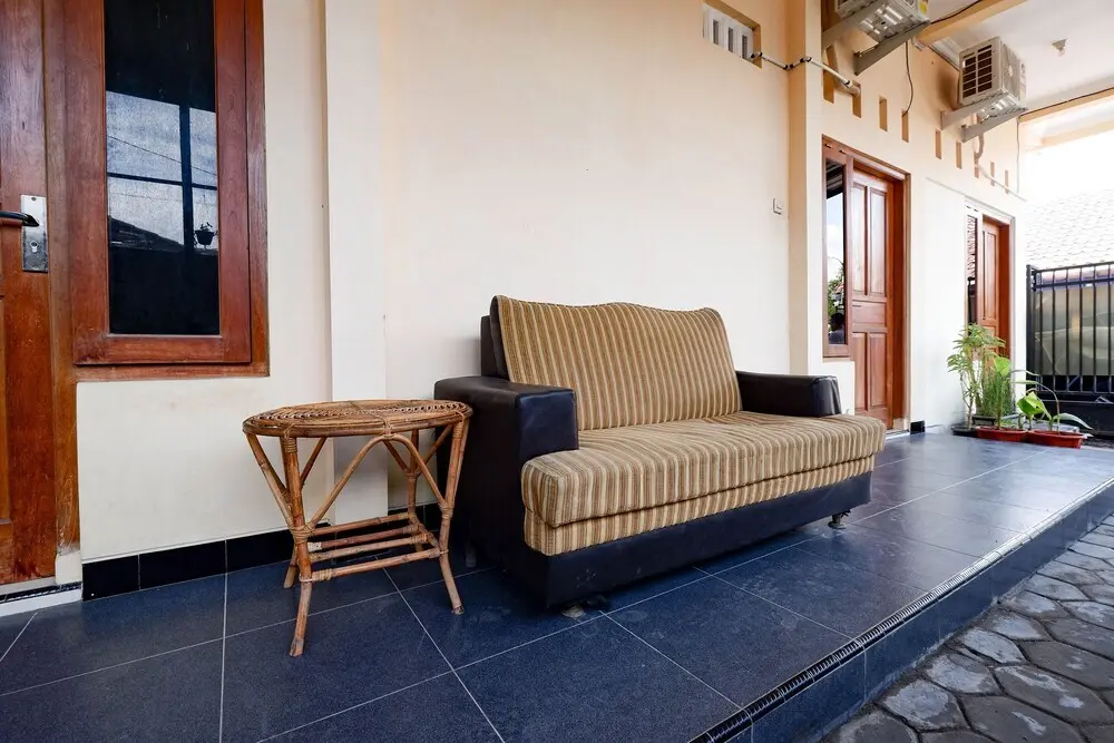 Картасура: Santana Guest House by OYO Rooms