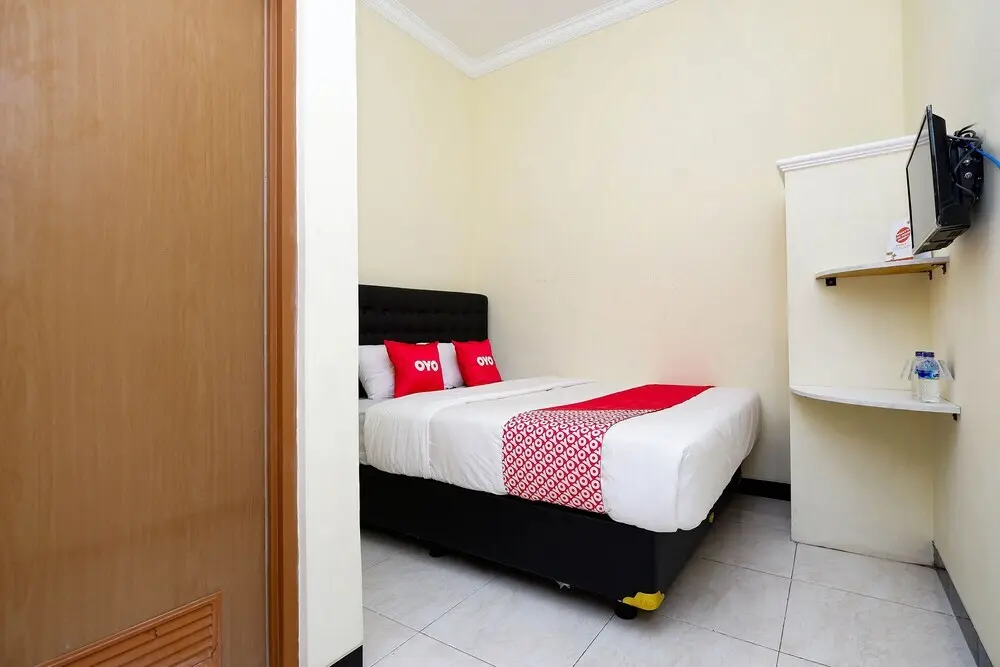 Картасура: Santana Guest House by OYO Rooms