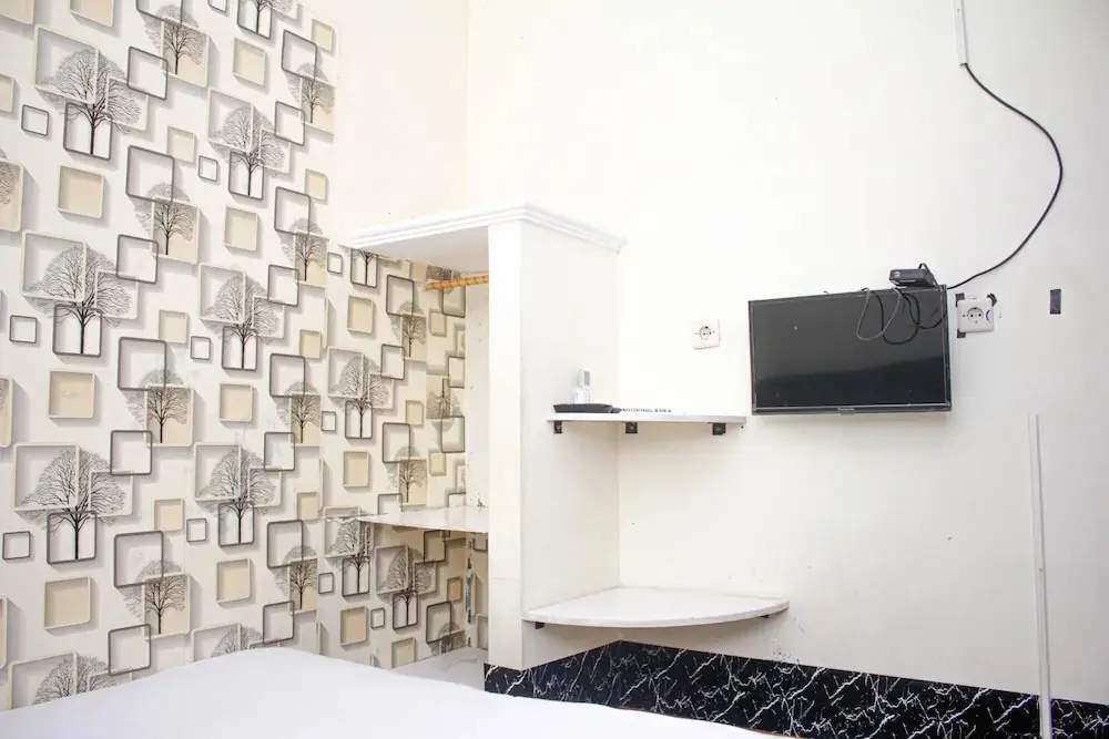 Картасура: Santana Guest House by OYO Rooms