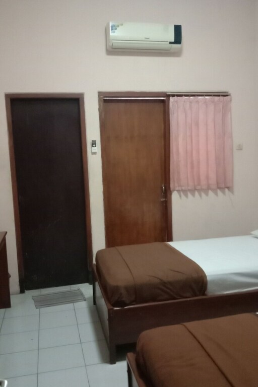 Суракарта: Hotel Trihadhi by Oyo Rooms