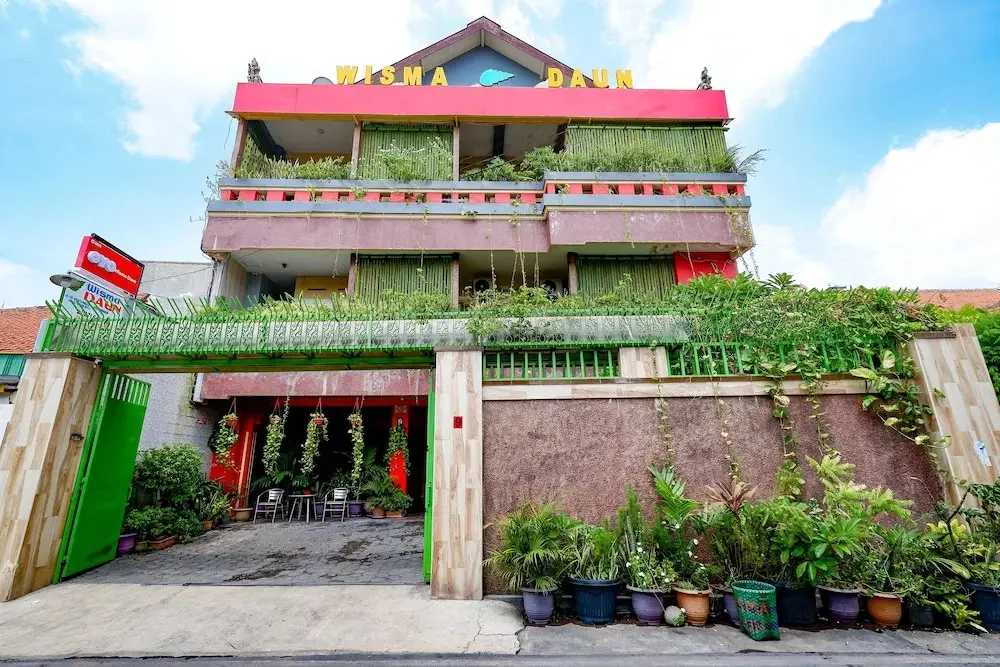 Суракарта: Wisma Daun by OYO Rooms