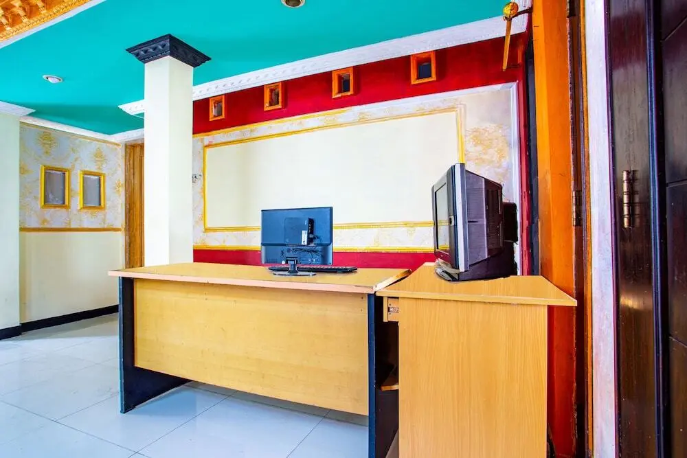Чилачап: Buana Jaya Guest House by OYO Rooms