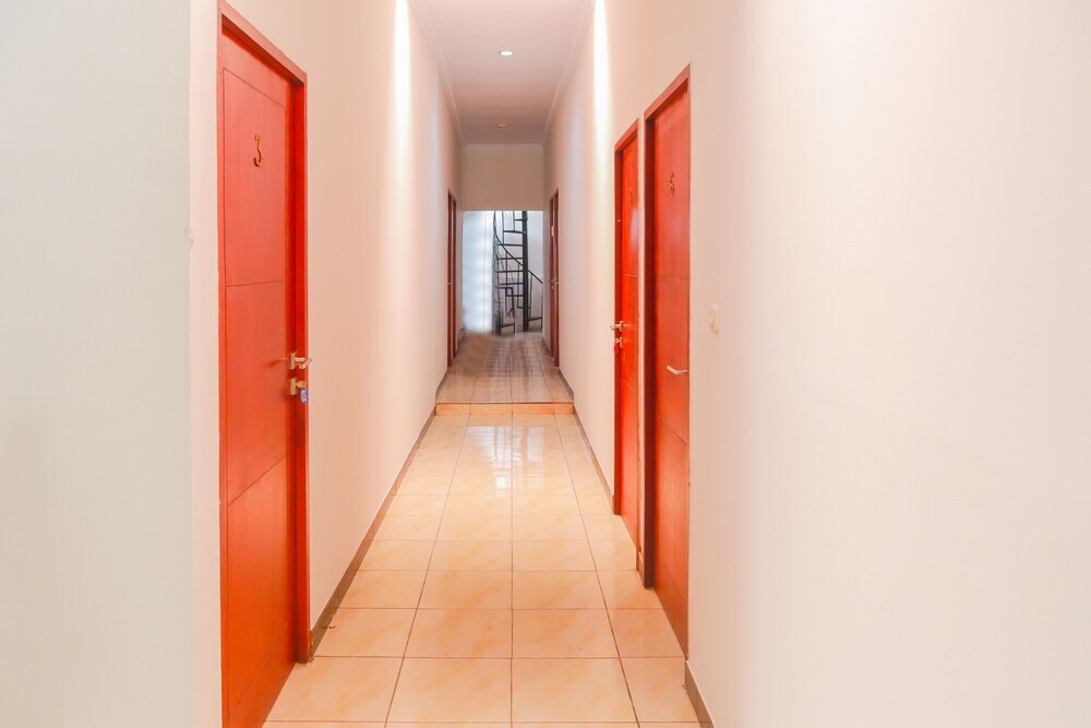 Джакарта: Melawai Homestay by OYO Rooms