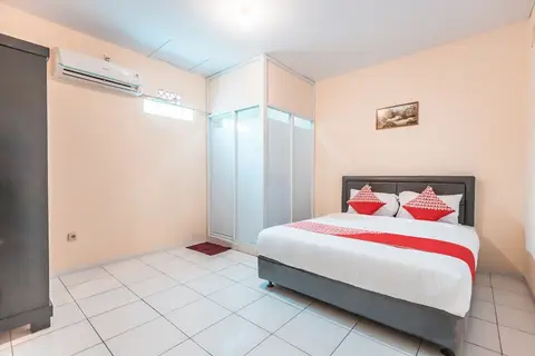 Super OYO 1868 J&b Room Pramuka — фото 1