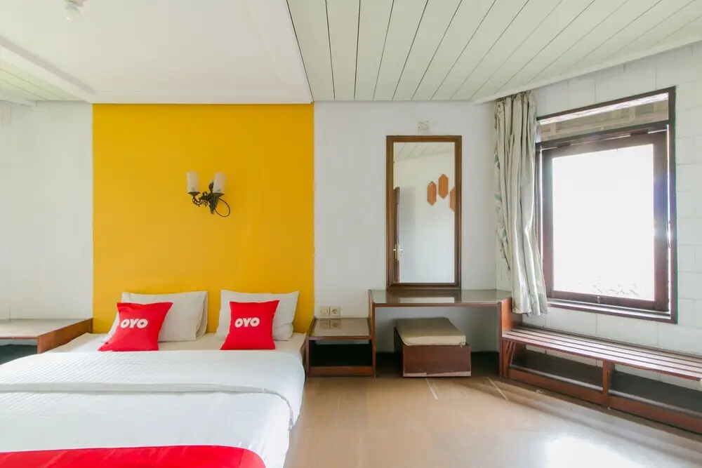 Чипанас: Koneng Hotel by OYO Rooms
