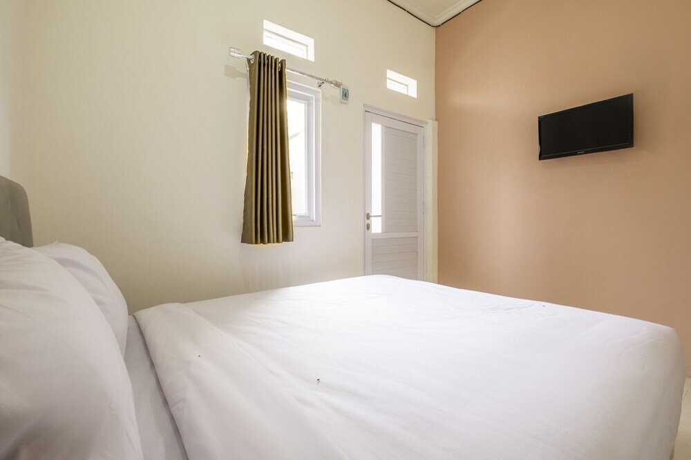 Чиребон: Griya Jasmine Syariah by OYO Rooms