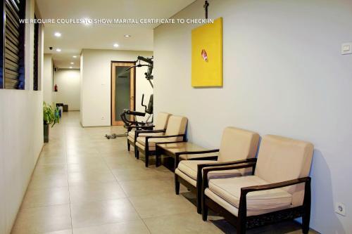 Куруг: Zen Rooms Permata 5 Karawaci Syariah