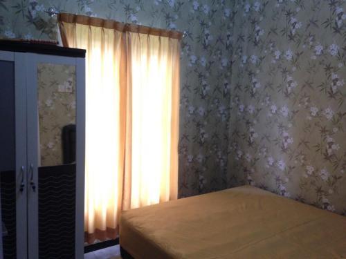 Бату: Ads 2 Family Homestay