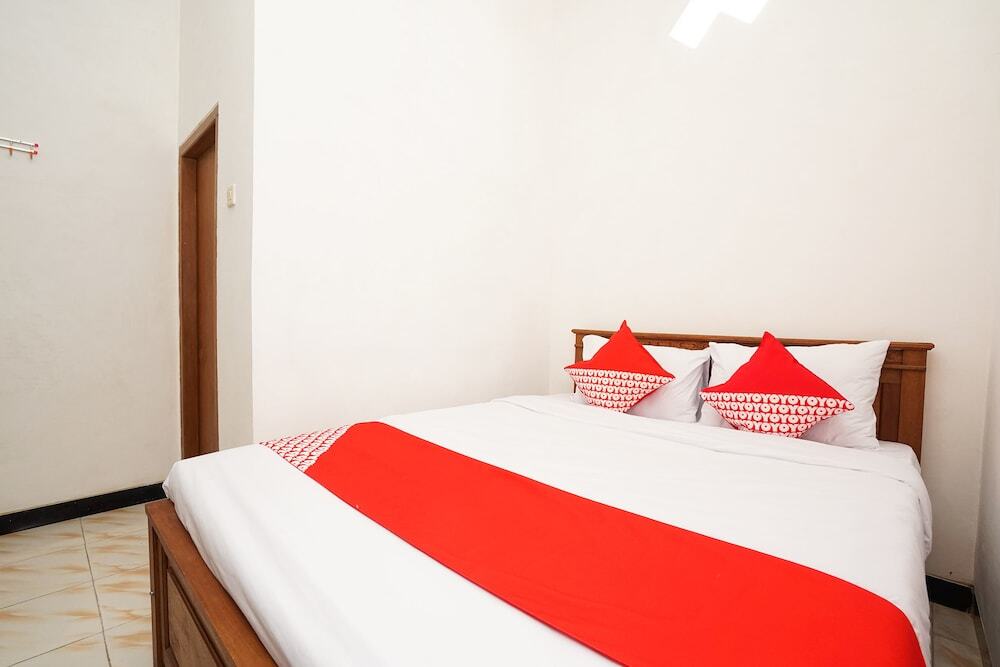 Маланг: OYO 302 Karolin Syariah Residence