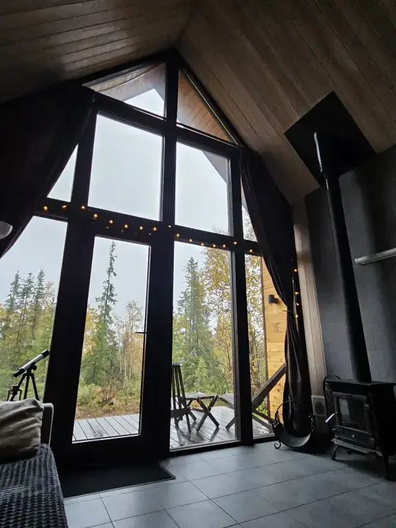 Кола: Aurora Barnhouse	