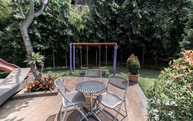 Бандунг: Galeri Ciumbuleuit Apartment 2 by Travelio