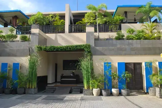 Кута: Alam Warna Villas & Apartment