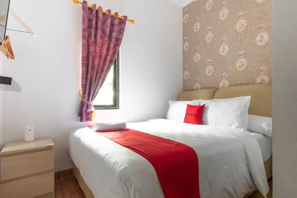 Бекаси: RedDoorz Plus near Trans Studio Cibubur 2