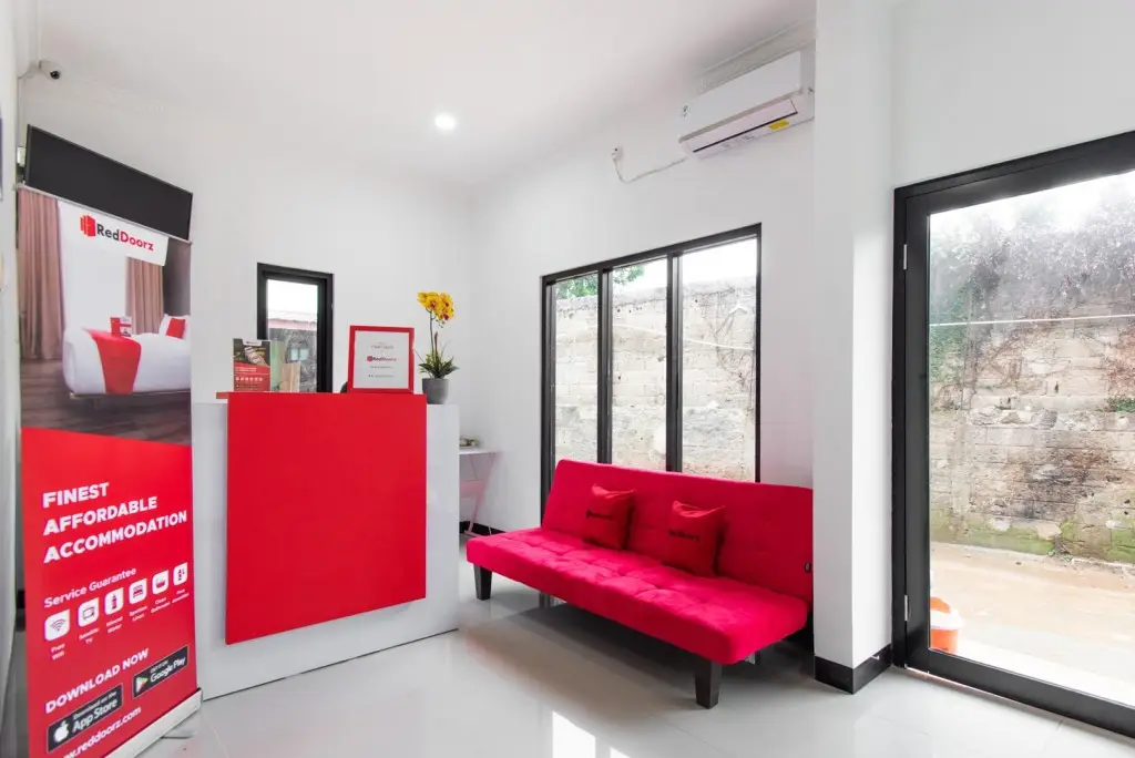 Бекаси: RedDoorz Plus near Trans Studio Cibubur 2